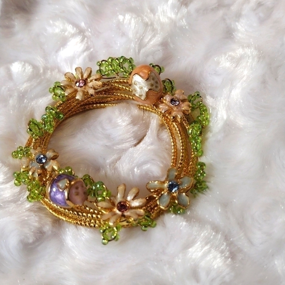 𝅺VINTAGE enamel Easter egg gold tone wire brooch w-flowers multicolored stone